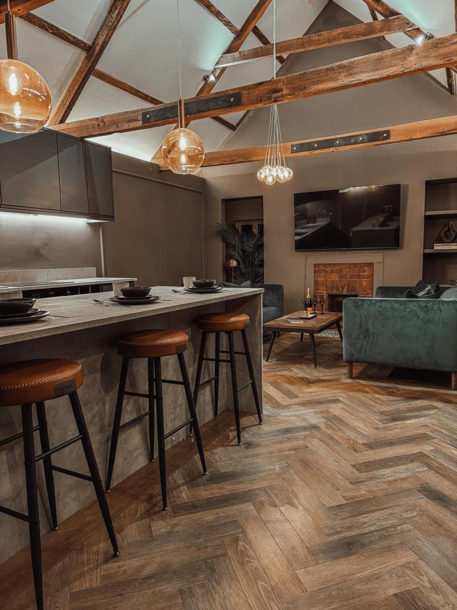Magistrates Penthouse Suite - Town Centre Apartments With Spa Morpeth Extérieur photo