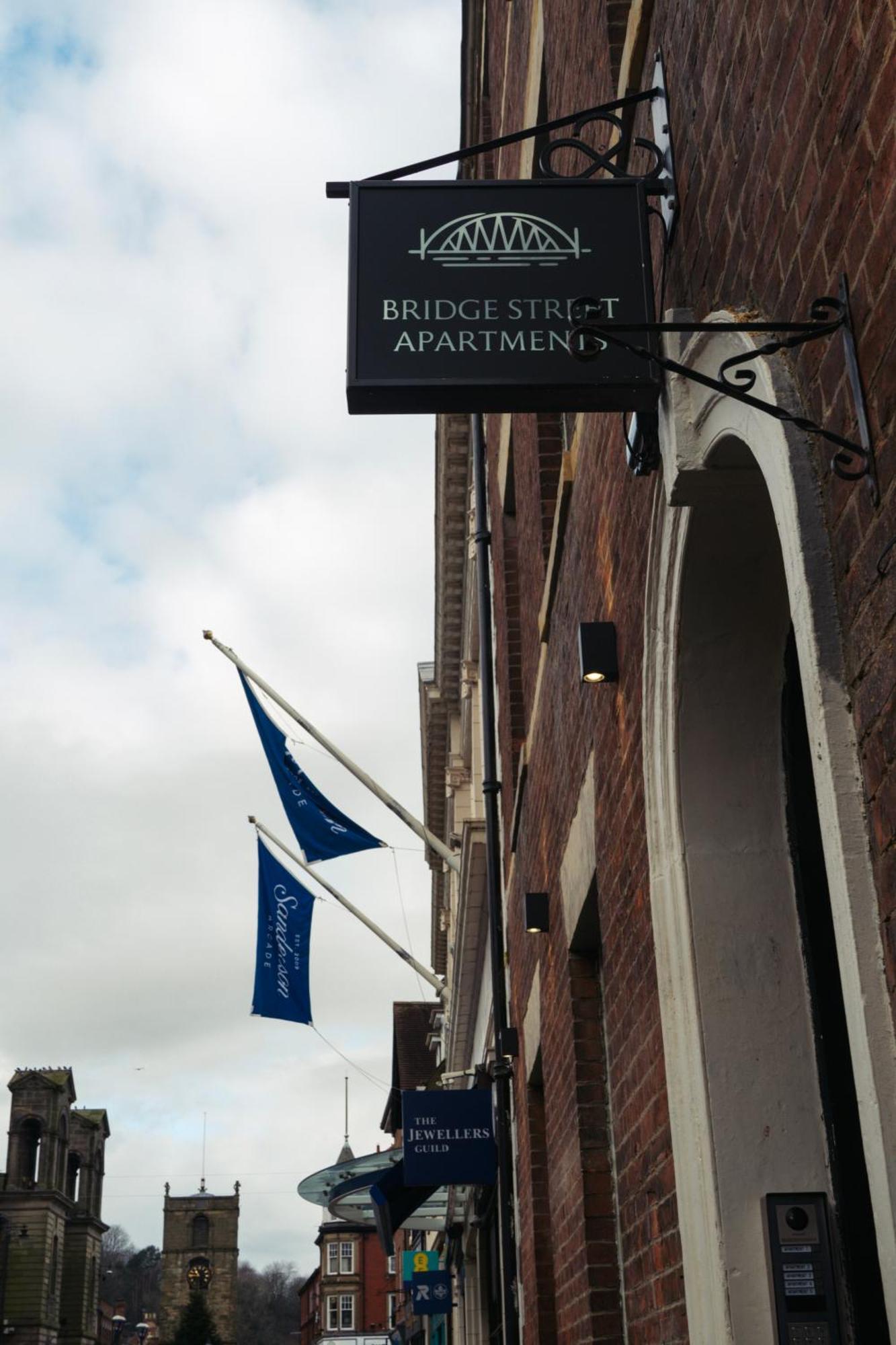 Magistrates Penthouse Suite - Town Centre Apartments With Spa Morpeth Extérieur photo