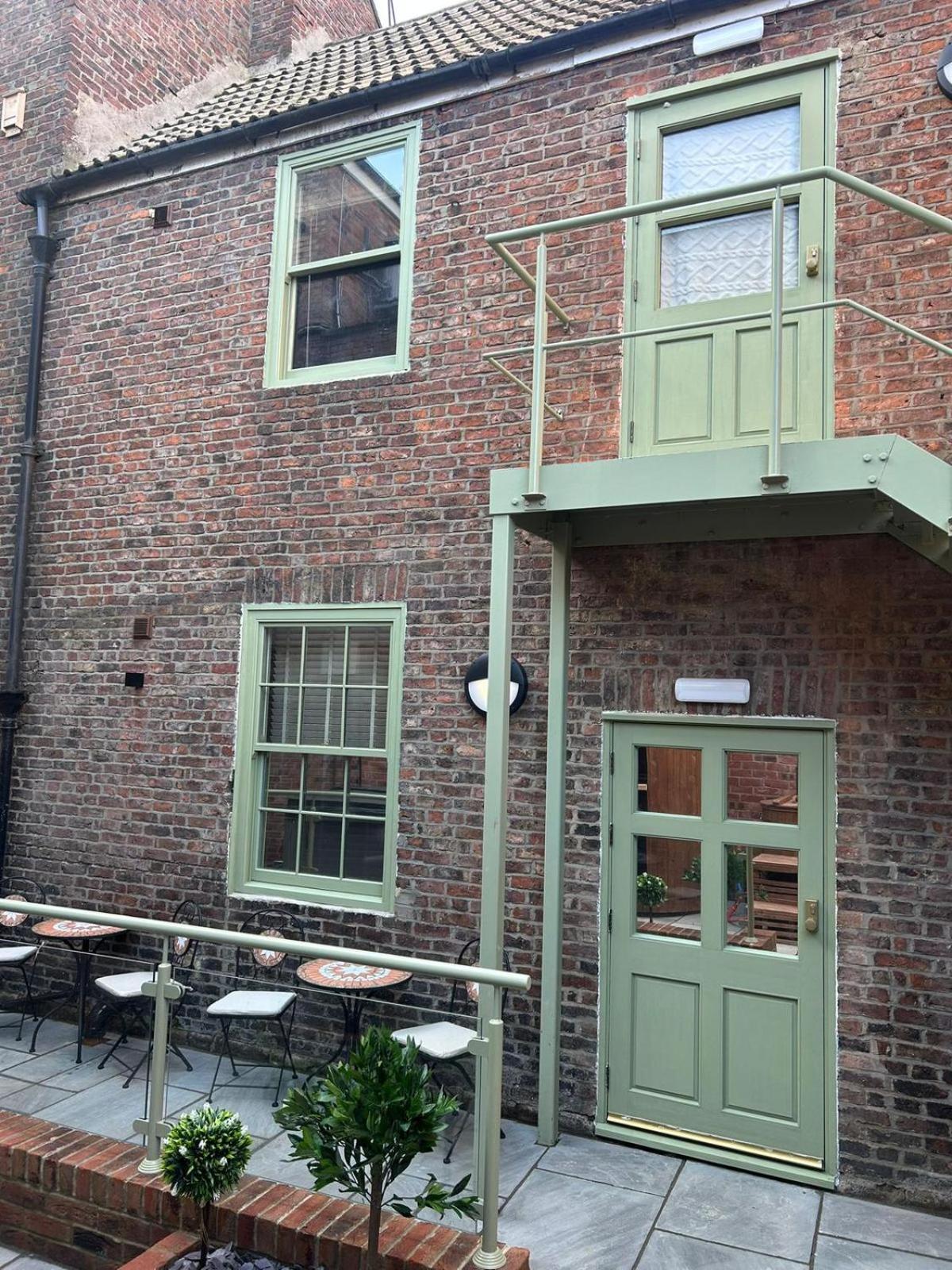 Magistrates Penthouse Suite - Town Centre Apartments With Spa Morpeth Extérieur photo