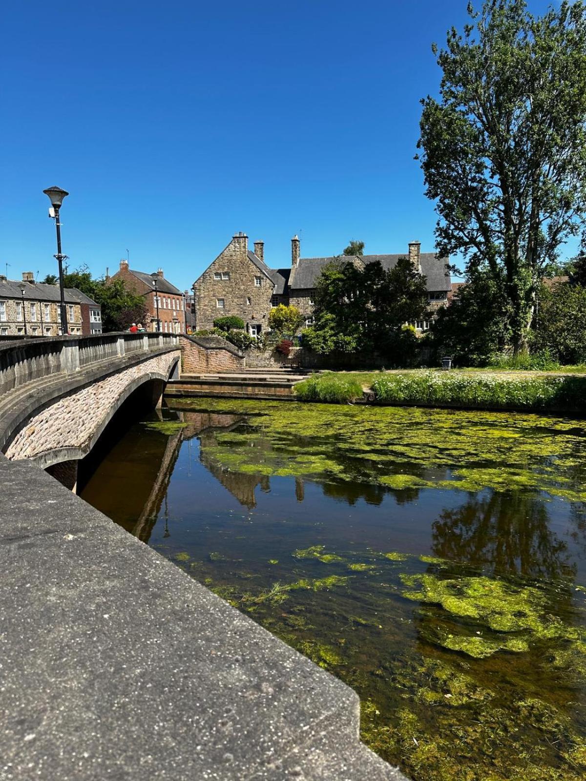 Magistrates Penthouse Suite - Town Centre Apartments With Spa Morpeth Extérieur photo